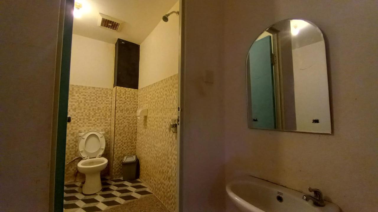 Dc Hotel & Hostel Labuan Bajo Zewnętrze zdjęcie