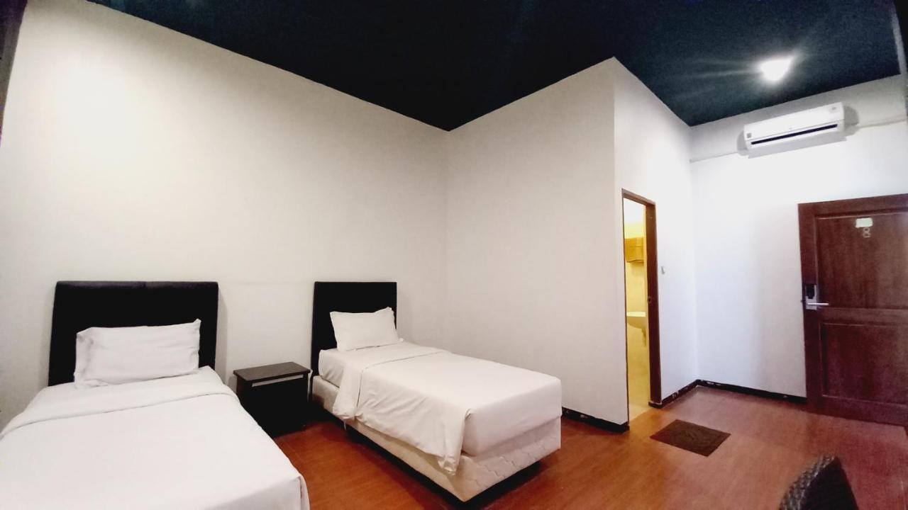 Dc Hotel & Hostel Labuan Bajo Zewnętrze zdjęcie