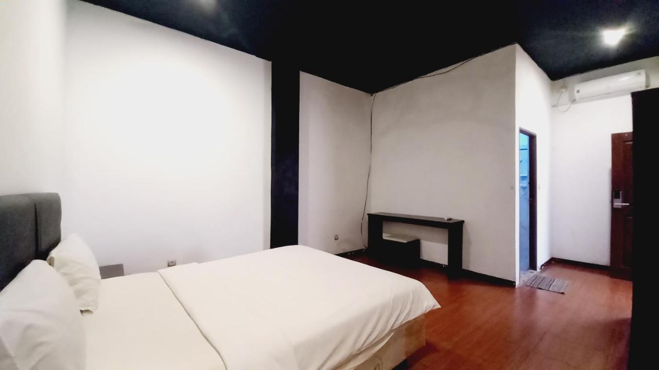 Dc Hotel & Hostel Labuan Bajo Zewnętrze zdjęcie