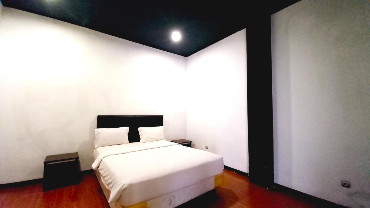 Dc Hotel & Hostel Labuan Bajo Zewnętrze zdjęcie