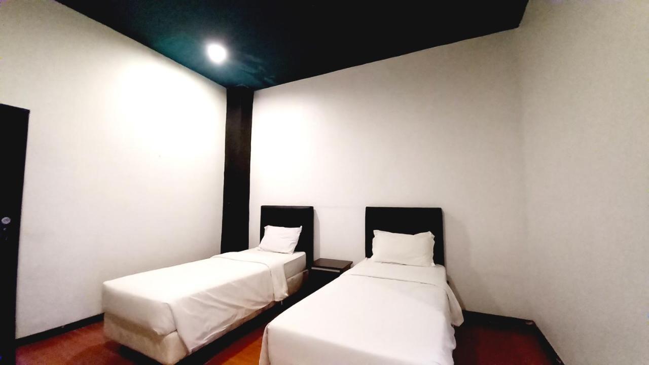 Dc Hotel & Hostel Labuan Bajo Zewnętrze zdjęcie