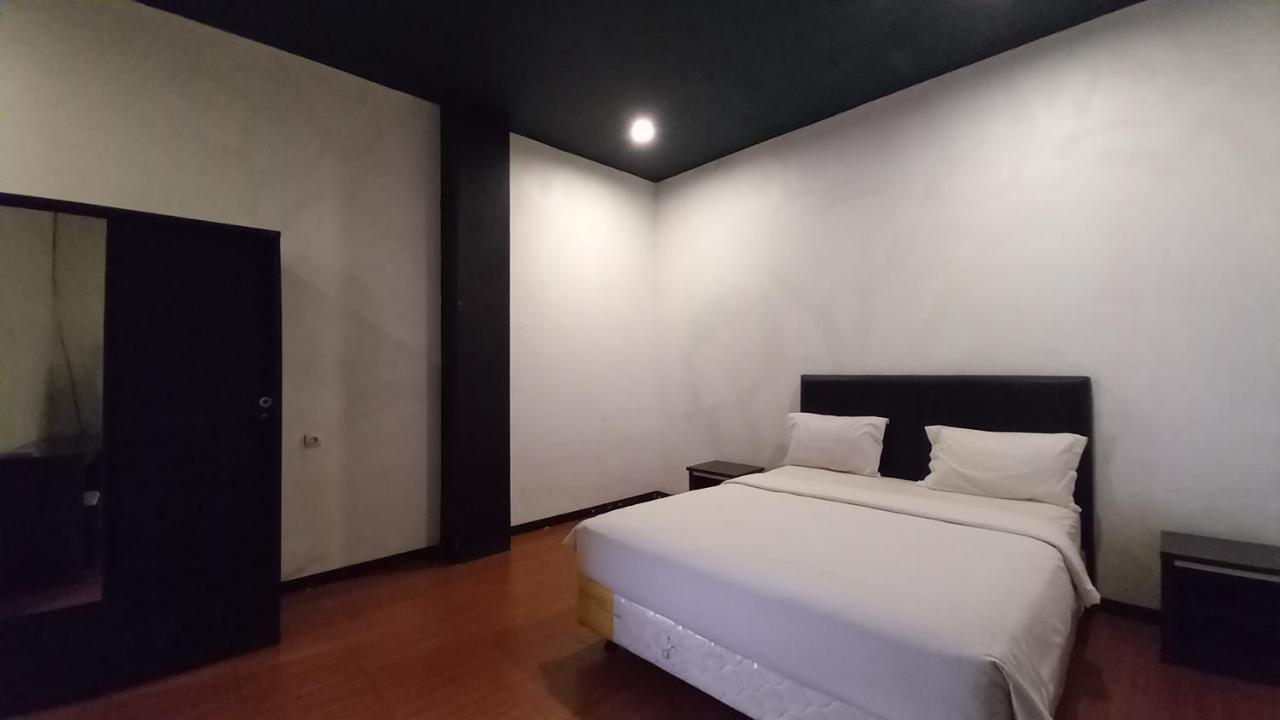 Dc Hotel & Hostel Labuan Bajo Zewnętrze zdjęcie