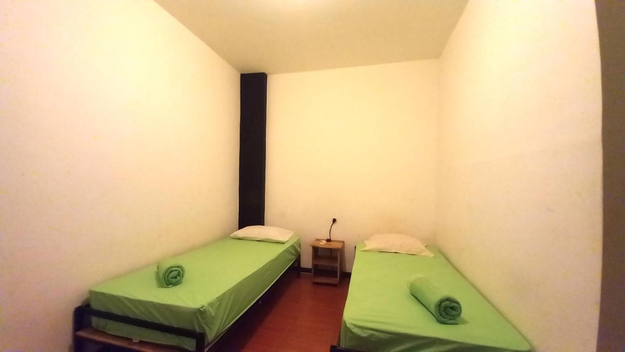 Dc Hotel & Hostel Labuan Bajo Zewnętrze zdjęcie