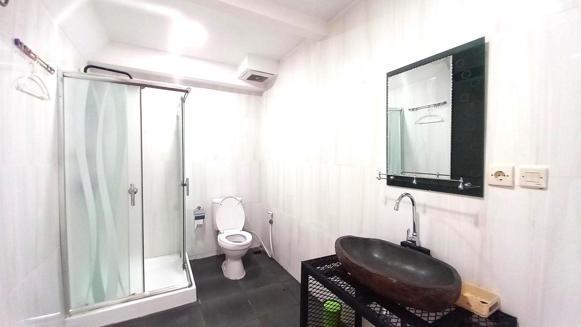 Dc Hotel & Hostel Labuan Bajo Zewnętrze zdjęcie