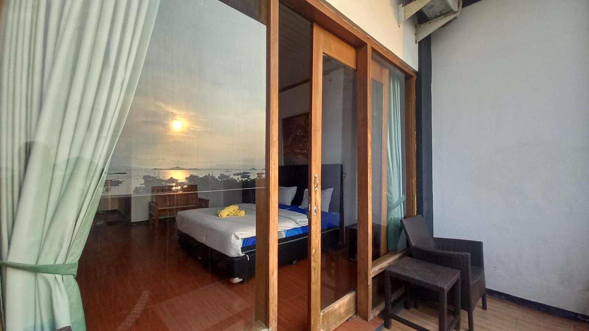 Dc Hotel & Hostel Labuan Bajo Zewnętrze zdjęcie