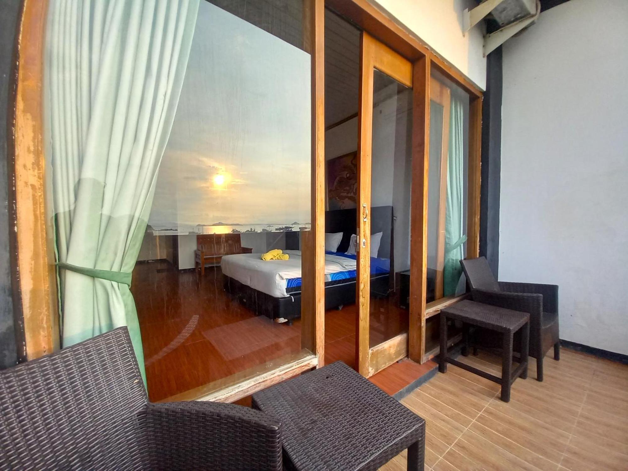 Dc Hotel & Hostel Labuan Bajo Zewnętrze zdjęcie